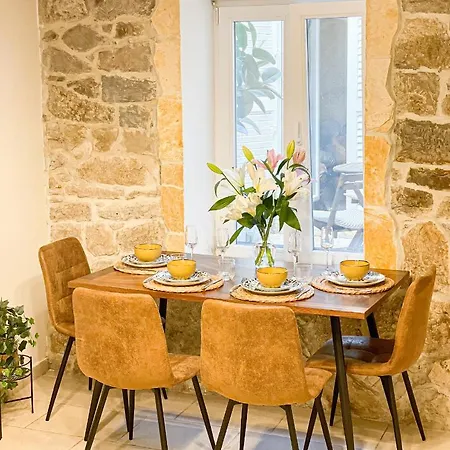 True Colors Daire Split