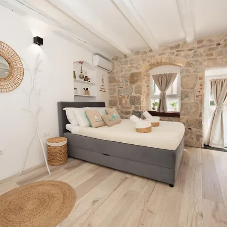 True Colors Apartment